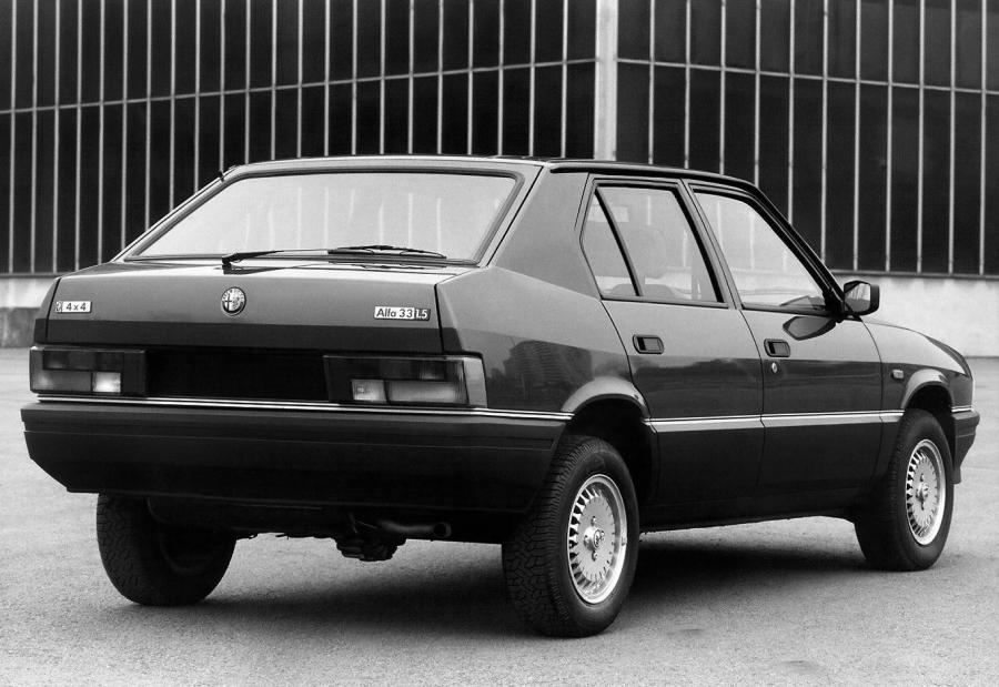  Alfa Romeo 33 1.5 4x4 (905) 1984 года  (фото 10 из 11)